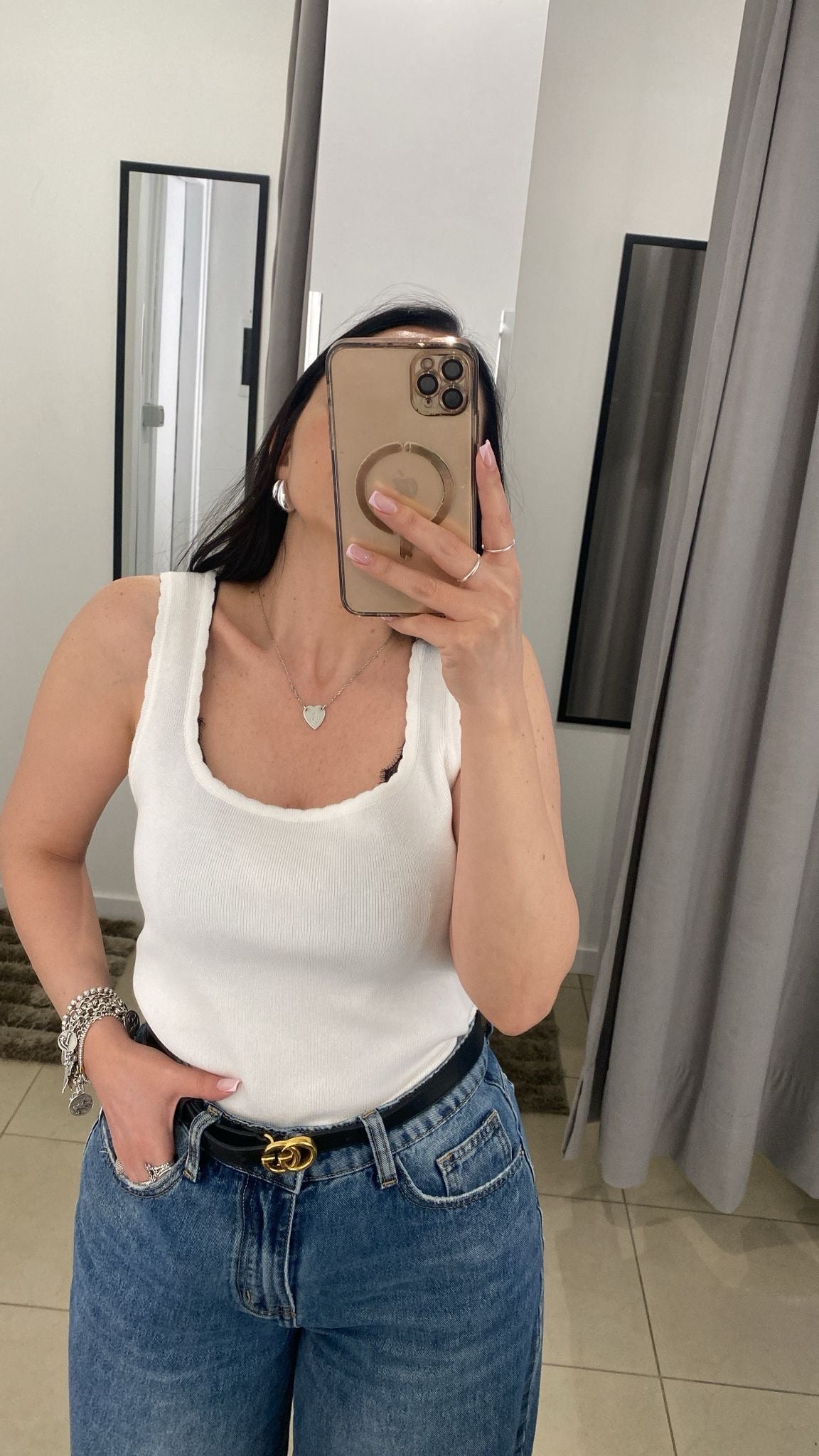 TOP LAURA